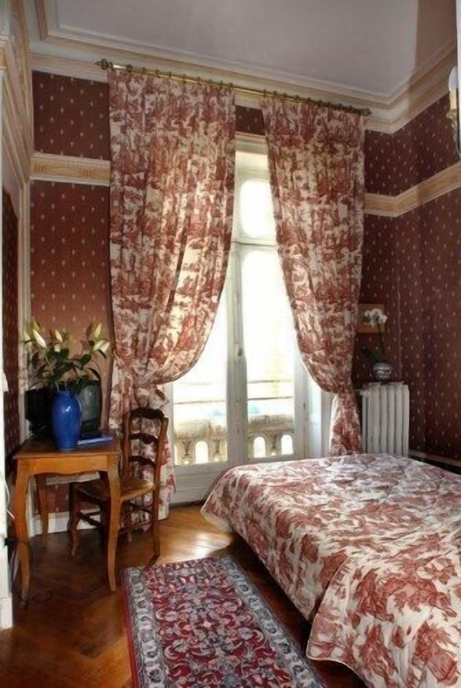 Imagen de la habitación del Hotel Chateau de l'Aubriere. Foto 8