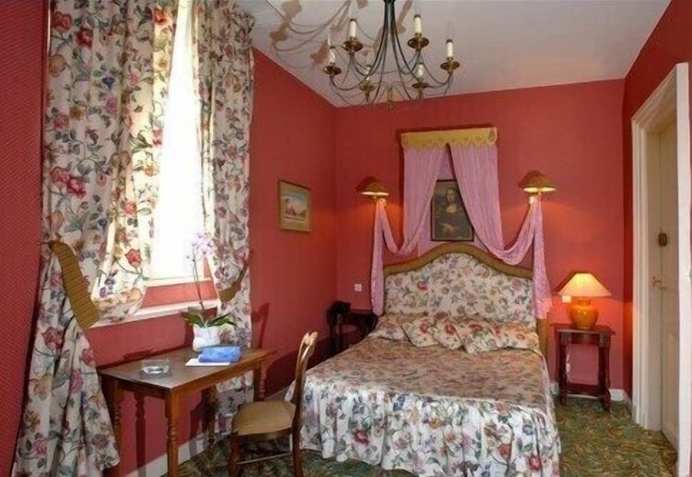 Imagen de la habitación del Hotel Chateau de l'Aubriere. Foto 9