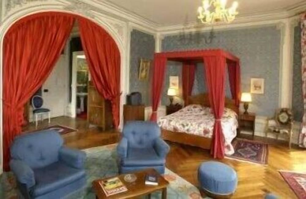 Imagen de la habitación del Hotel Chateau de l'Aubriere. Foto 13