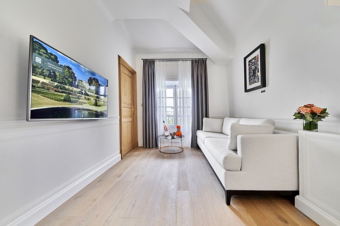 Imagen de la habitación del Hotel Chateau de la Gaude. Foto 9