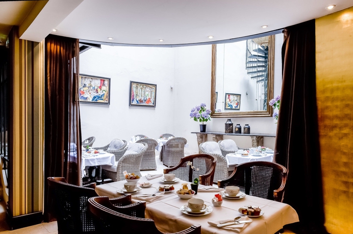 Imagen del bar/restaurante del Hotel Chateaubriand, Arco del Triunfo-El&iacute;seo. Foto 4