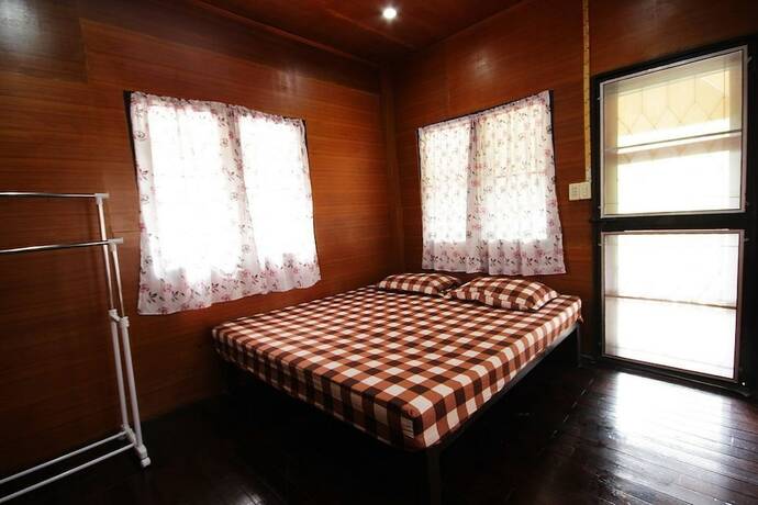 Imagen de la habitación del Hotel Chatfah Resort. Foto 17