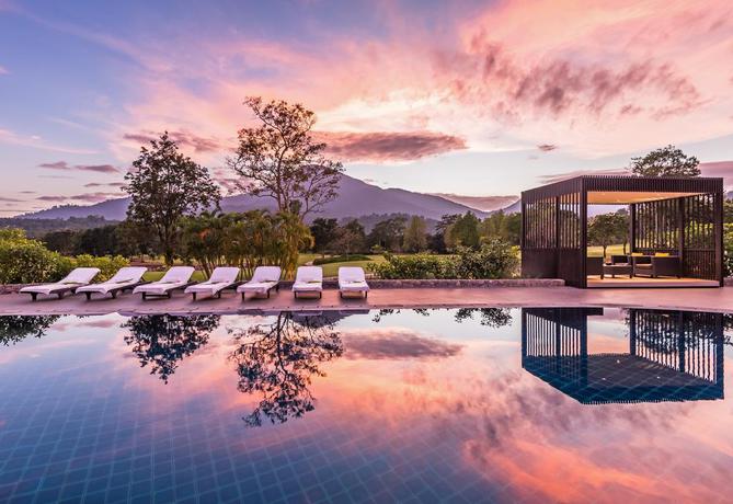 Imagen de la piscina del Hotel Chatrium Golf Resort Soi Dao Chanthaburi. Foto 18