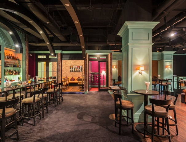 Imagen de los interiores del Hotel Chatrium Royal Lake Yangon. Foto 10