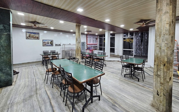 Imagen del bar/restaurante del Hotel Chauhan Annexe. Foto 5