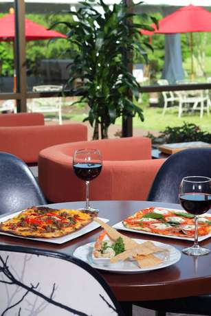Imagen del bar/restaurante del Hotel Chauncey And Conference Center. Foto 6