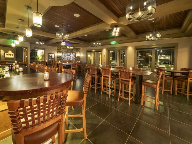 Imagen del bar/restaurante del Hotel Chautauqua Harbor. Foto 2