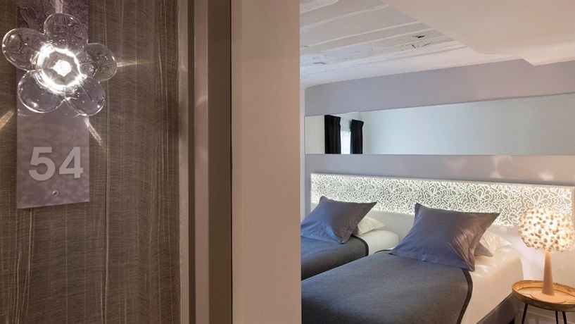 Imagen de la habitación del Hotel Chavanel Paris. Foto 8