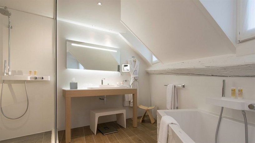 Imagen de la habitación del Hotel Chavanel Paris. Foto 9