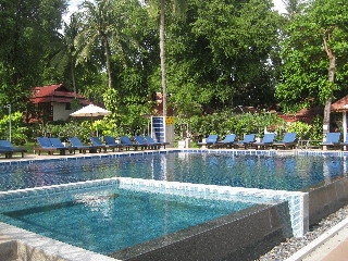 Imagen de la piscina del Hotel Chaweng Villa Beach Resort. Foto 17