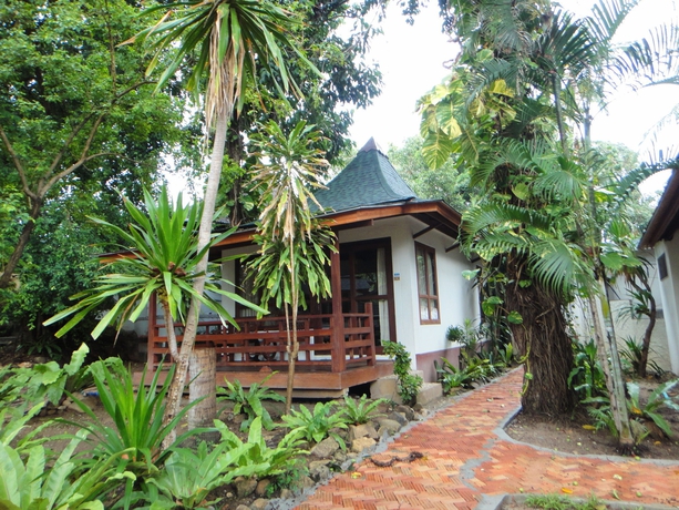 Imagen de los exteriores del Hotel Chawengburi Resort. Foto 9