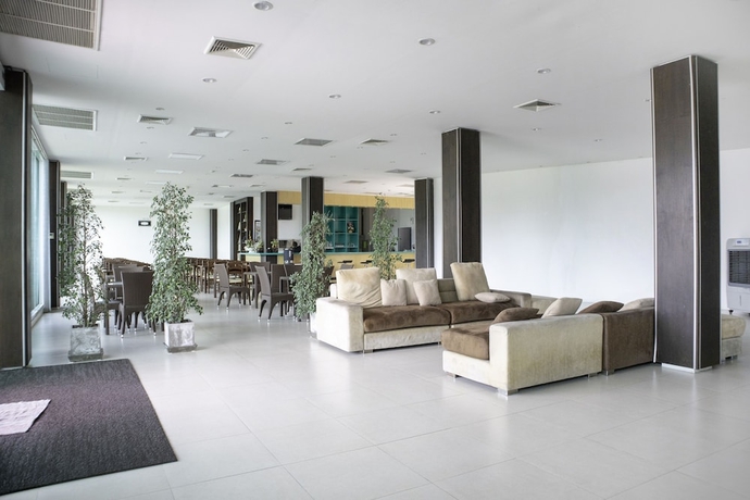 Imagen de los interiores del Hotel Chawlada. Foto 19