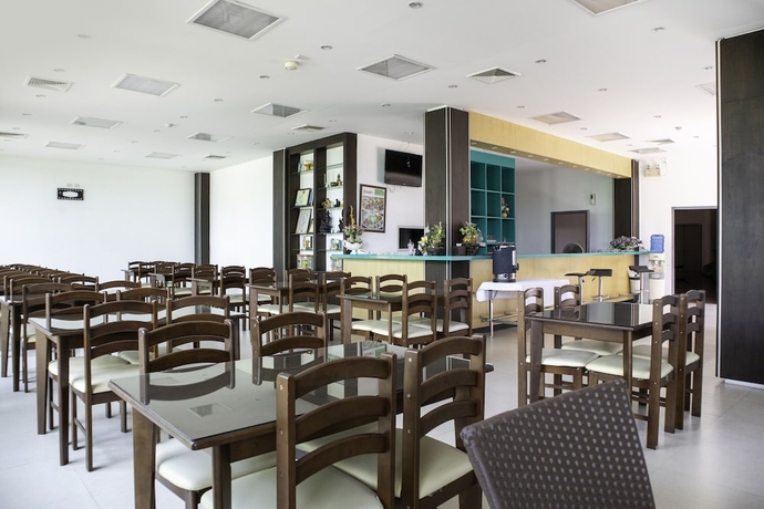 Imagen del bar/restaurante del Hotel Chawlada. Foto 2