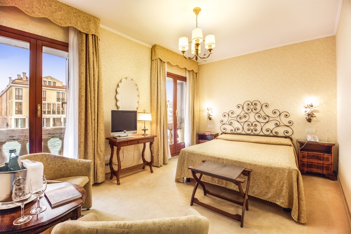 Imagen de los interiores del Hotel Chc Continental, Bw Premier Collection. Foto 9