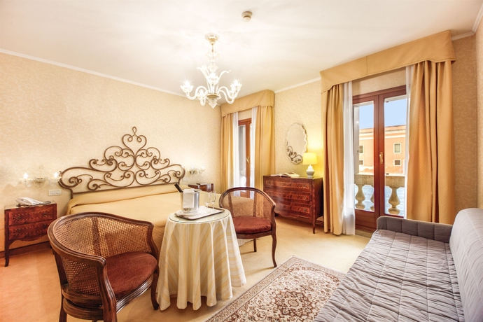 Imagen de los interiores del Hotel Chc Continental, Bw Premier Collection. Foto 10