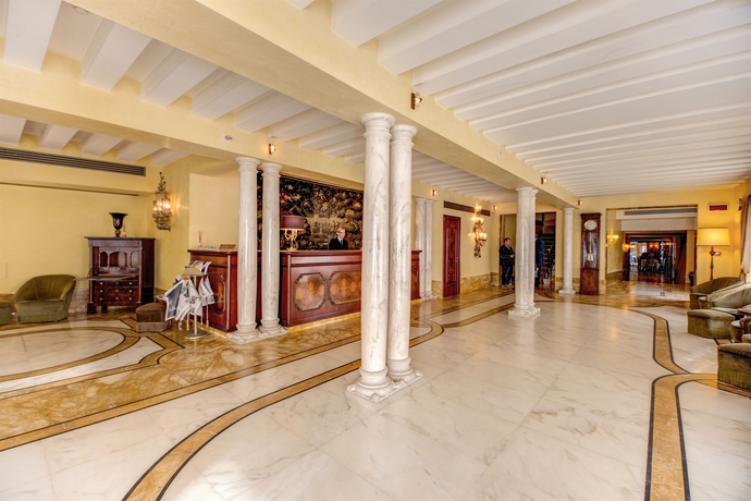 Imagen de los interiores del Hotel Chc Continental, Bw Premier Collection. Foto 12