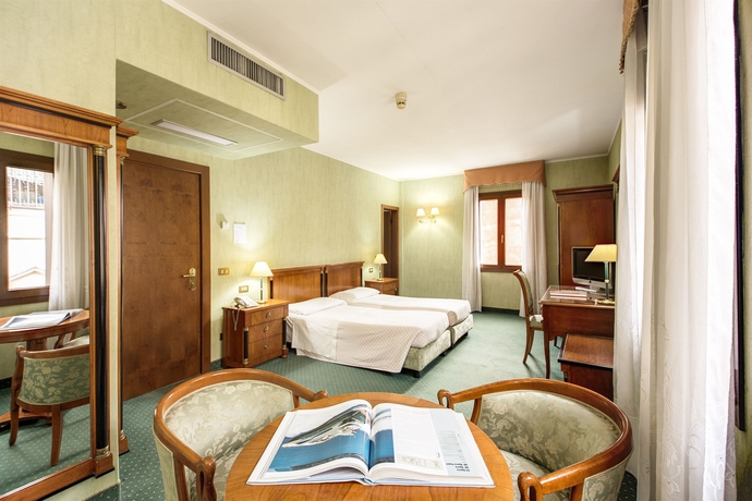 Imagen de los interiores del Hotel Chc Continental, Bw Premier Collection. Foto 14