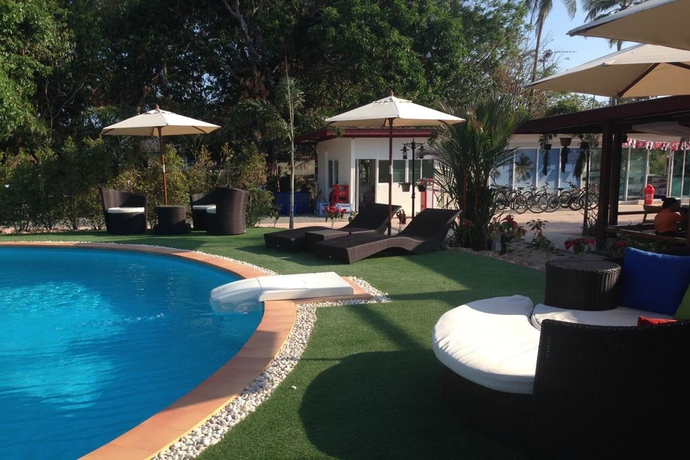 Imagen de la piscina del Hotel Check In and Chill Out Laem Sok Pier. Foto 19