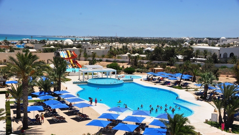 Imagen de la piscina del Hotel Checkin Bakour Splash. Foto 18