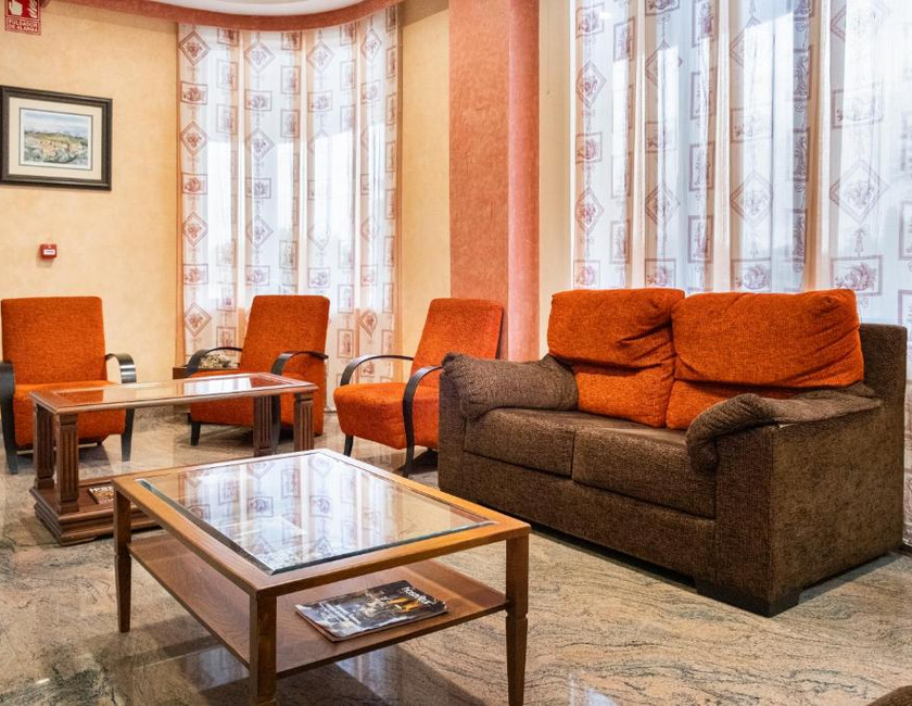 Imagen de los interiores del Hotel Checkin Basic Le&oacute;n Norte. Foto 17