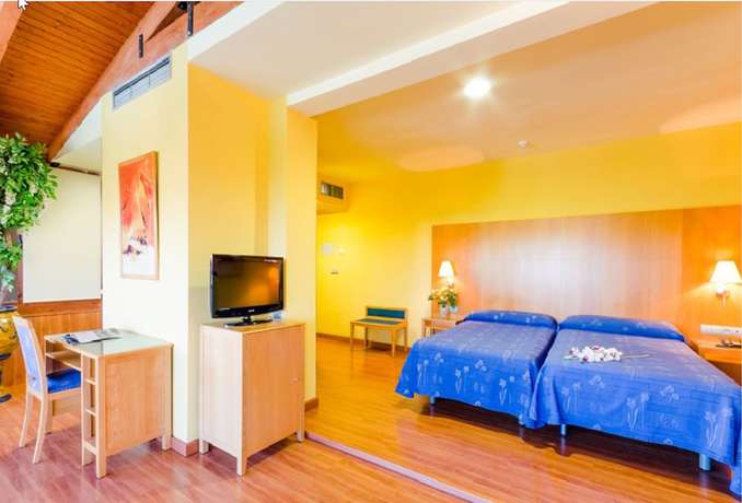 Imagen de la habitación del Hotel Checkin Camino de Granada. Foto 7