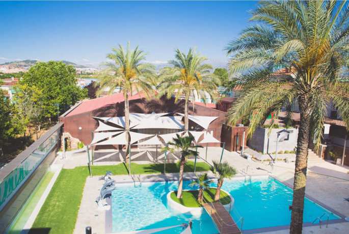 Imagen de la piscina del Hotel Checkin Camino de Granada. Foto 10