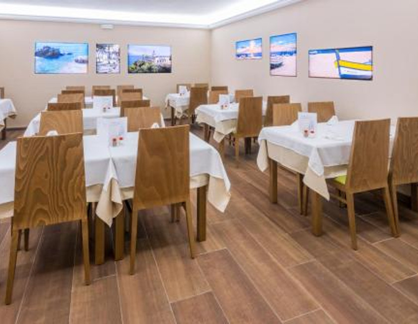 Imagen del bar/restaurante del Hotel Checkin Catalonia. Foto 1