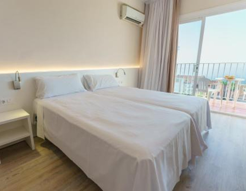Imagen de la habitación del Hotel Checkin Catalonia. Foto 4
