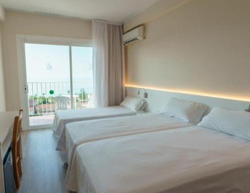 Imagen de la habitación del Hotel Checkin Catalonia. Foto 6