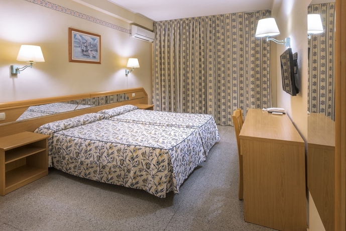 Imagen de la habitación del Hotel Checkin Catalonia. Foto 8