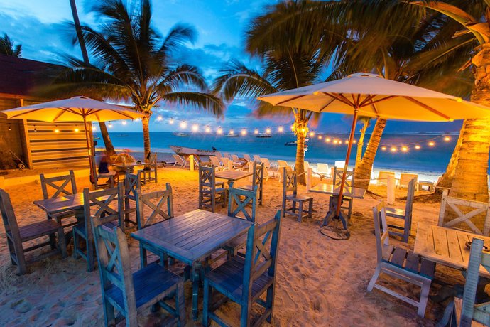 Imagen de los exteriores del Hotel Checkin El Cortecito Beach. Foto 12