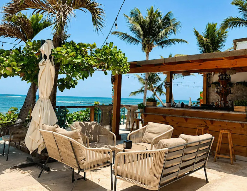 Imagen del bar/restaurante del Hotel Checkin El Cortecito Beach. Foto 5