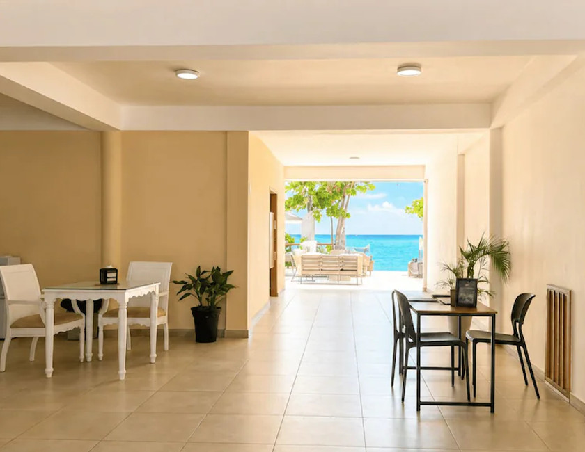 Imagen de los interiores del Hotel Checkin El Cortecito Beach. Foto 23