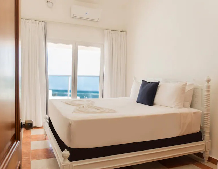 Imagen de los interiores del Hotel Checkin El Cortecito Beach. Foto 26