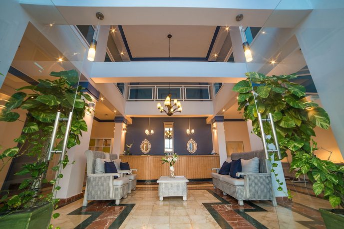 Imagen de los interiores del Hotel Checkin El Cortecito. Foto 7