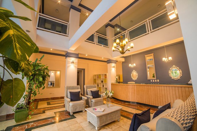 Imagen de los interiores del Hotel Checkin El Cortecito. Foto 8