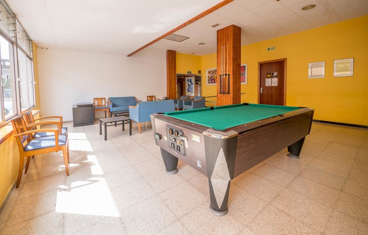 Imagen de los interiores del Hotel Checkin Montpalau. Foto 8