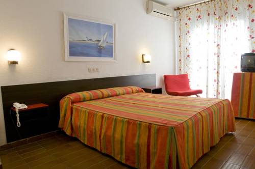 Imagen de la habitación del Hotel Checkin Torredembarra. Foto 9