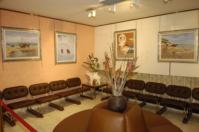 Imagen de los interiores del Hotel Checkin Travé. Foto 12