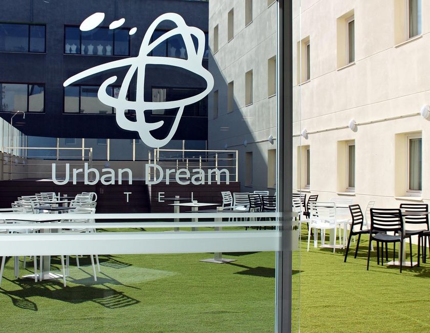 Imagen de los exteriores del Hotel Checkin Urban Nevada. Foto 21