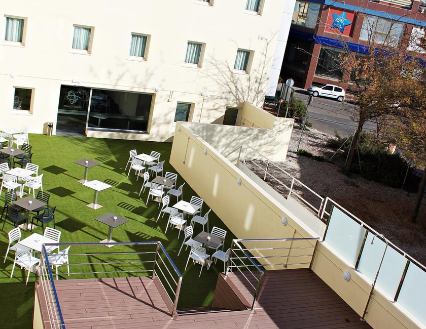 Imagen de los exteriores del Hotel Checkin Urban Nevada. Foto 22