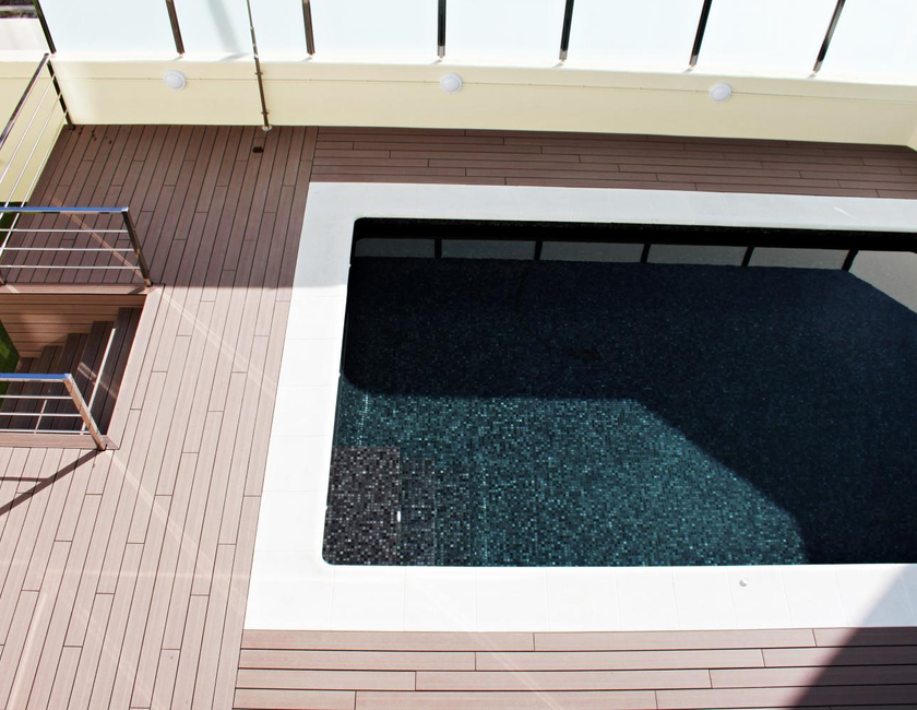 Imagen de la piscina del Hotel Checkin Urban Nevada. Foto 25