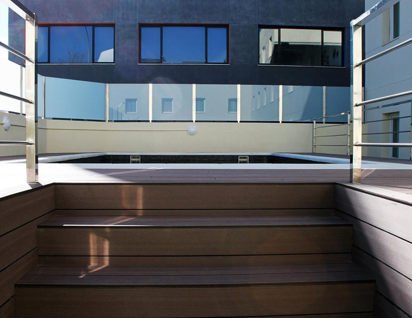 Imagen de la piscina del Hotel Checkin Urban Nevada. Foto 26