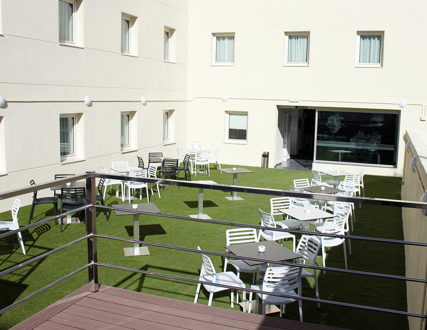 Imagen de los exteriores del Hotel Checkin Urban Nevada. Foto 23