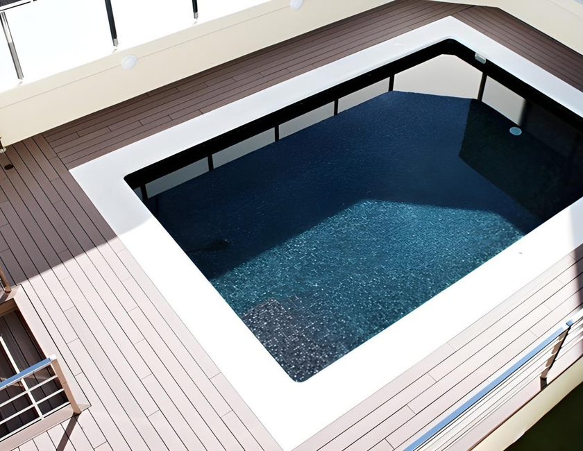Imagen de la piscina del Hotel Checkin Urban Nevada. Foto 27