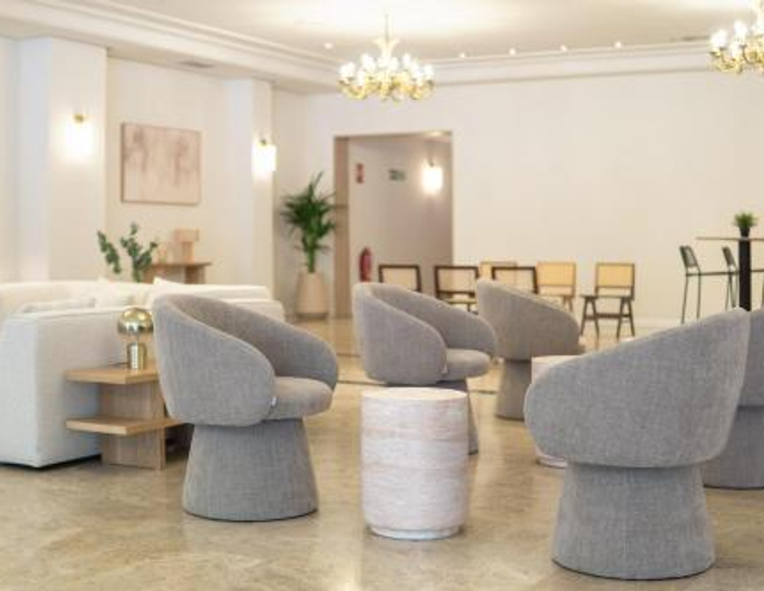 Imagen de los interiores del Hotel Checkin Valencia Ciscar. Foto 28