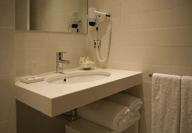 Imagen de la habitación del Hotel Checkin Valencia Ciscar. Foto 7