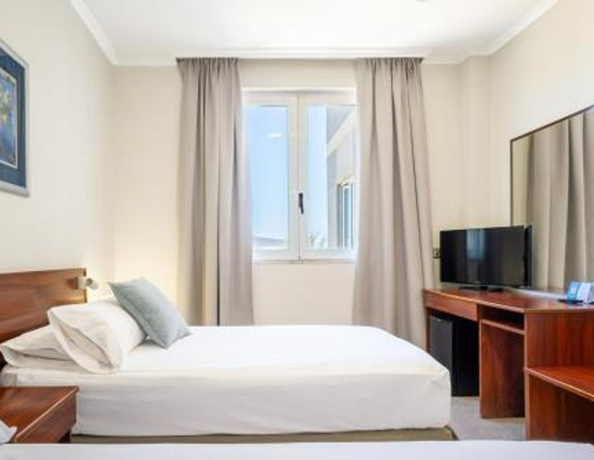 Imagen de la habitación del Hotel Checkin Valencia Ciscar. Foto 17
