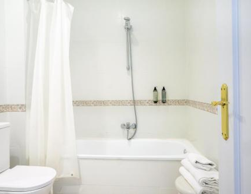 Imagen de la habitación del Hotel Checkin Valencia Ciscar. Foto 18
