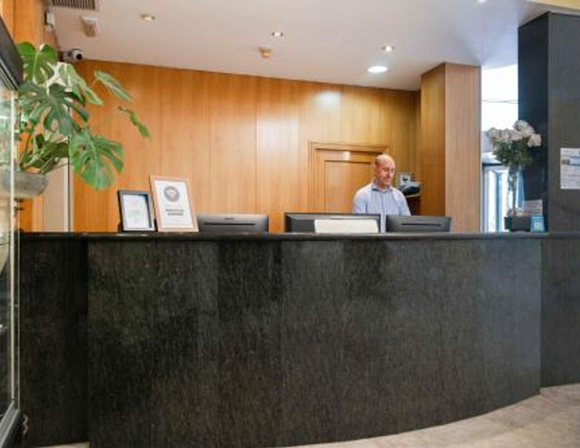 Imagen de los interiores del Hotel Checkin Valencia Ciscar. Foto 30